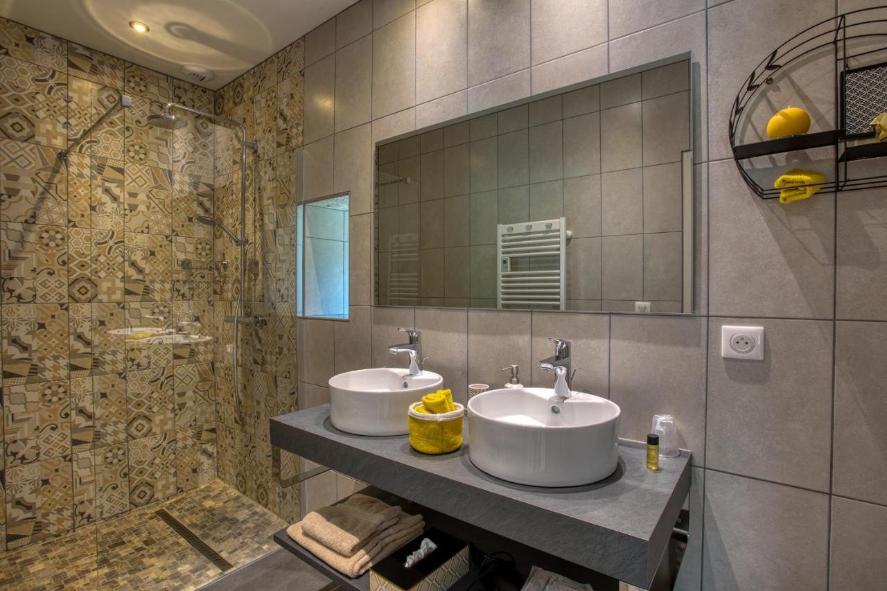 Domaine Des Pierres Blanches - Chambres D'Hotes Carlux Exterior photo